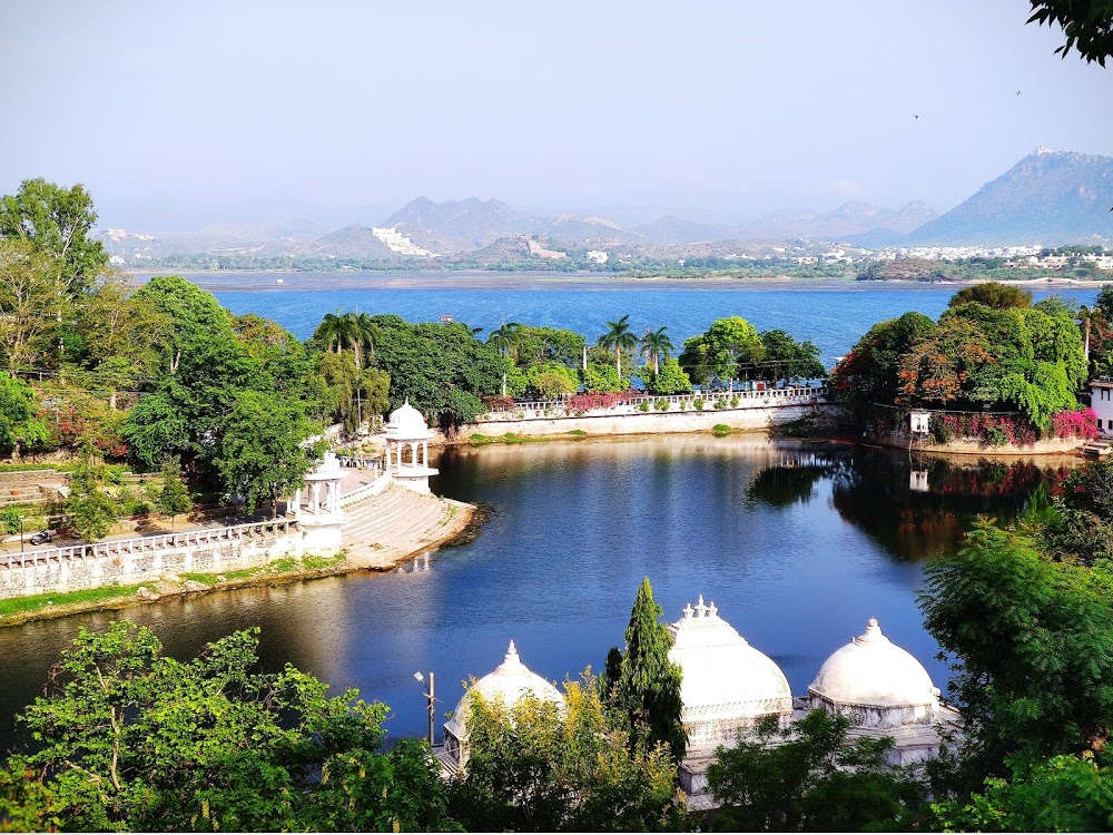 Restaurants Near Rani Road in Udaipur